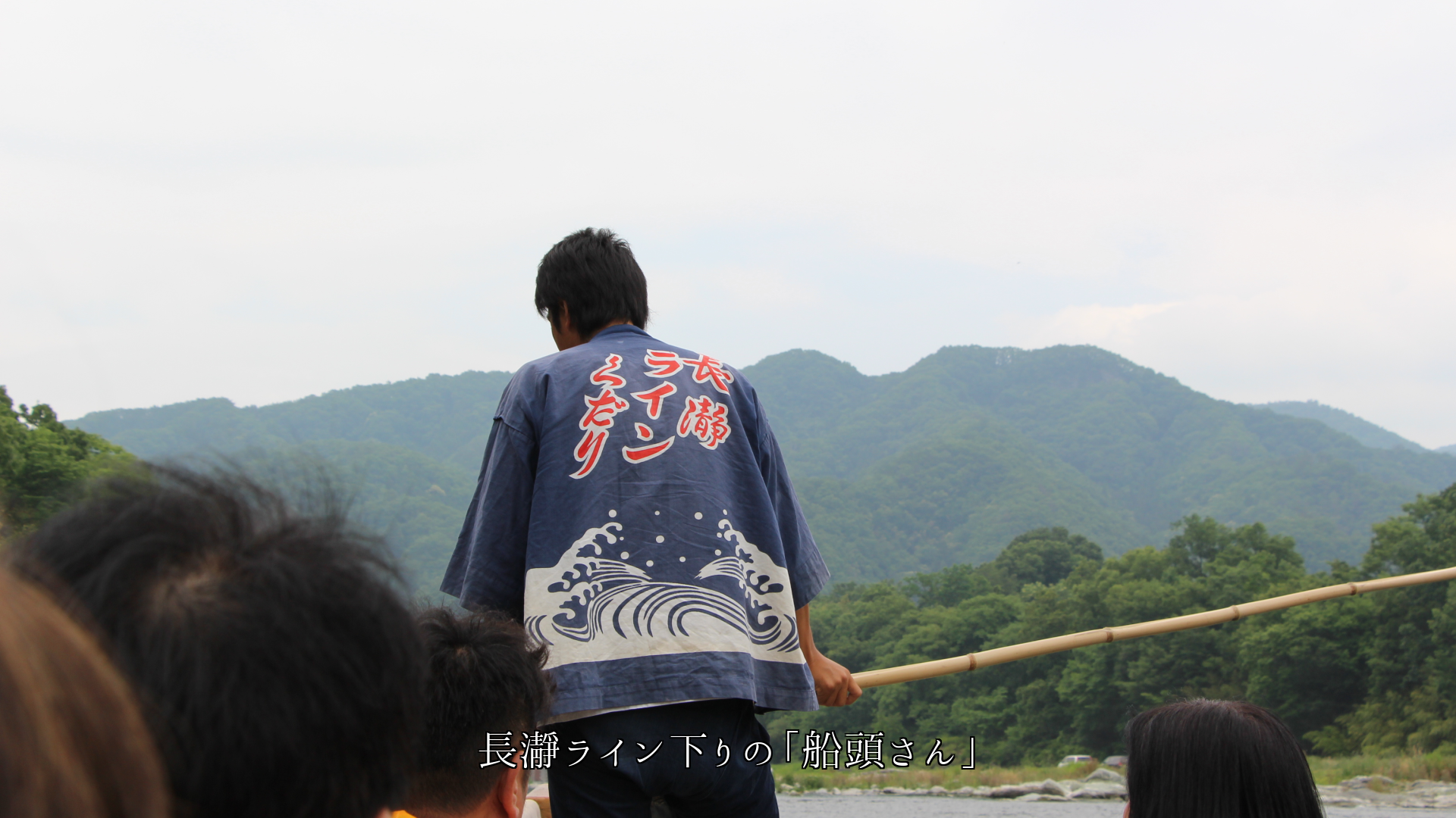 それぞれの場所で 懸命に働く人々 その姿に 心を打たれます