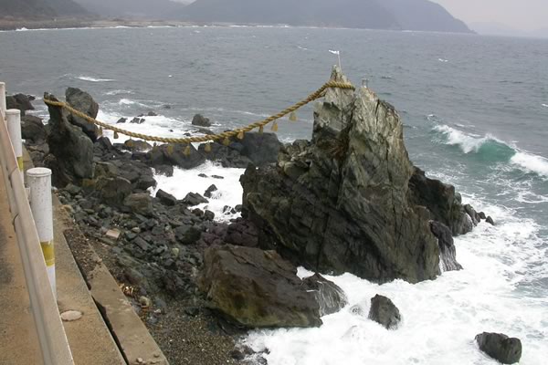日本海と二見「夫婦岩」/癒し憩い画像データベース