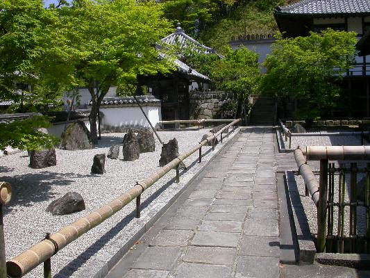光明禅寺の前庭