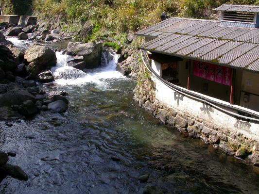 花合野川と中央温泉/癒し憩い画像データベース