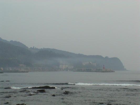 岬にたなびく朝霧