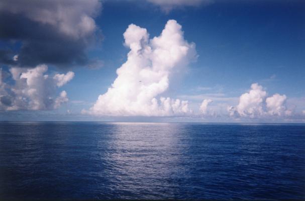 入道雲と海 癒し憩い画像データベース
