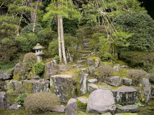 瀧谷寺の名勝庭園