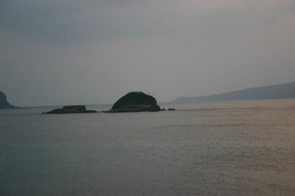 朝凪と小さな島/癒し憩い画像データベース