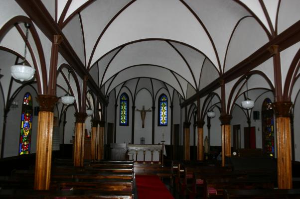 土井ノ浦教会、木造と漆喰仕上げの聖堂