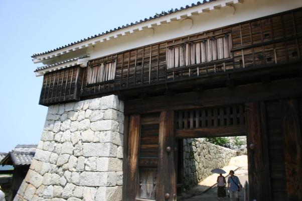 松山城の筒井門