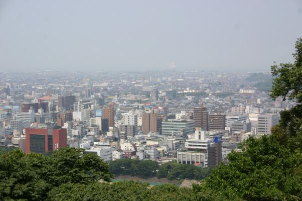 松山城から見た市街地