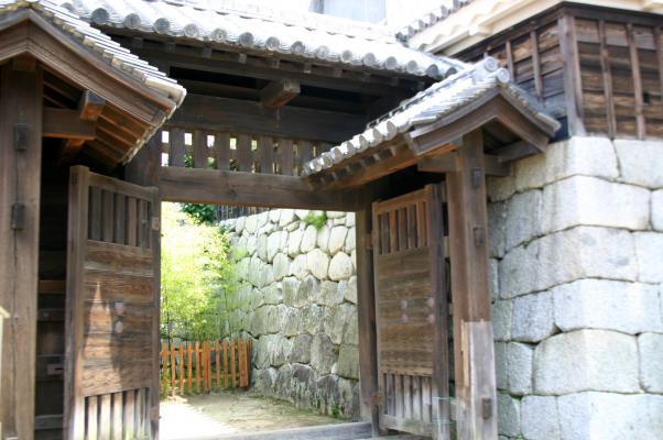 松山城の紫竹門