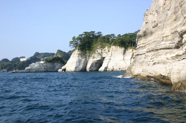 リアス式海岸と奇岩の「堂ヶ島」秋景