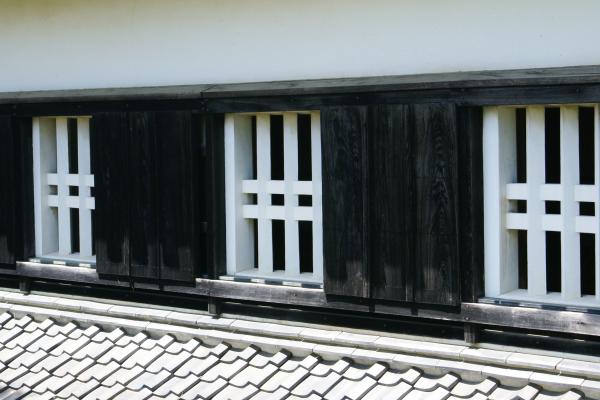 詰門の格子窓