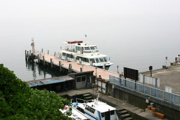 竹生島の小さな港と桟橋