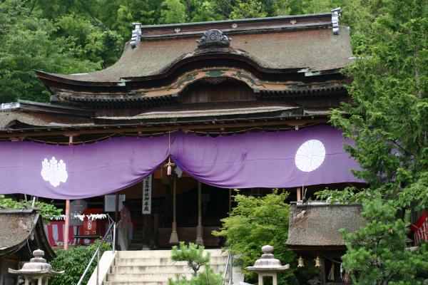琵琶湖の竹生島神社（国宝）