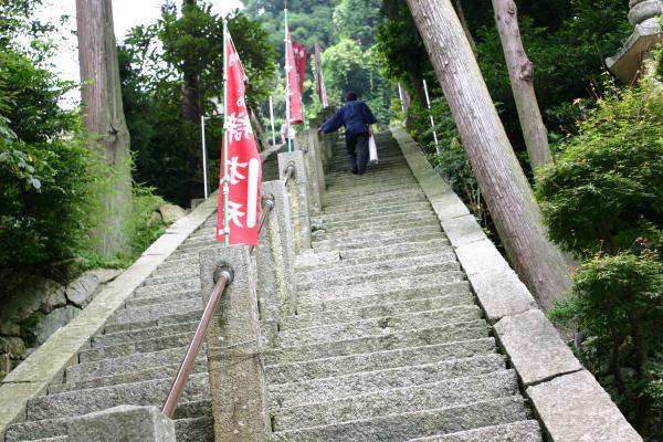 竹生島の「祈りの階段」