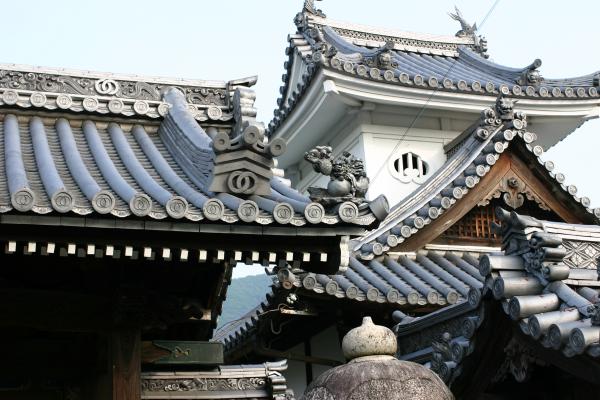 龍野の圓光寺、風格ある屋根瓦