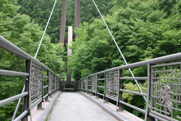 吹割渓谷の吊り橋「吹割橋」