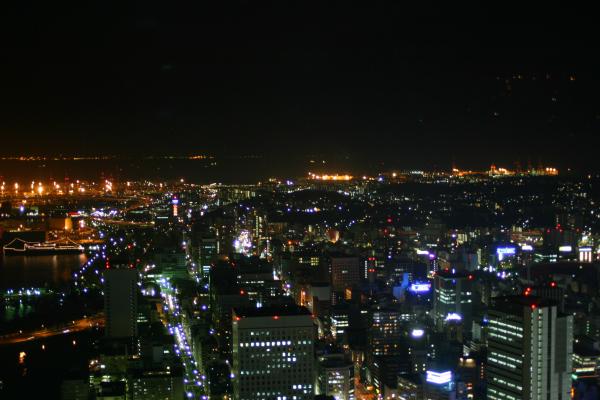 横浜港付近の夜景