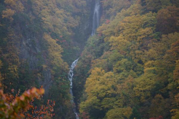 紅葉の松川渓谷「八滝」/癒し憩い画像データベース