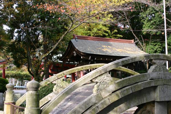 犬山の針綱神社の石橋（そり橋）