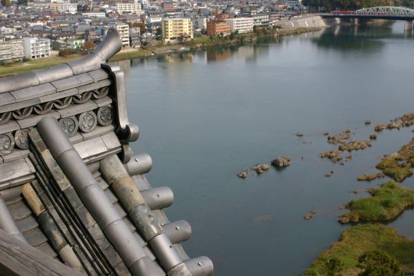 犬山城の天守閣から見た木曽川/癒し憩い画像データベース