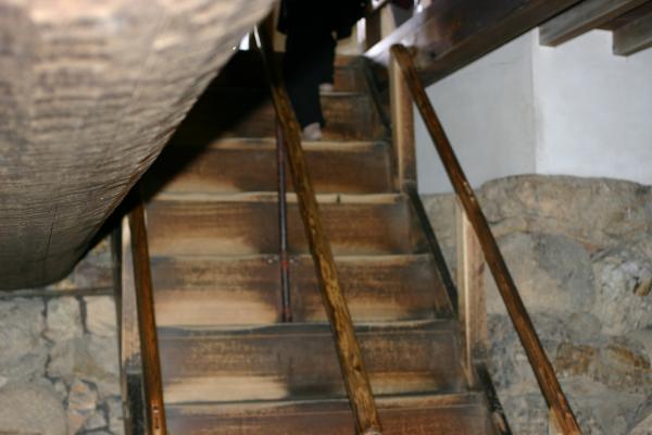 犬山城の天守閣の急な階段
