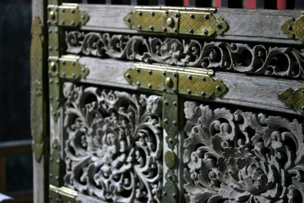 日光東照宮の「坂下門」彫刻