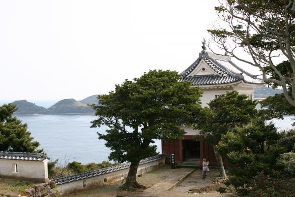 平戸城の「見奏櫓」と海