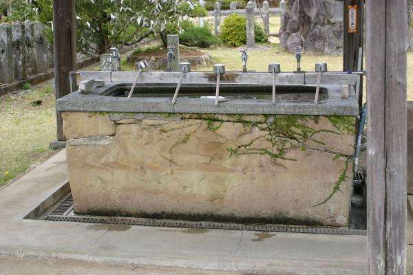 平戸の亀岡神社の手水舎
