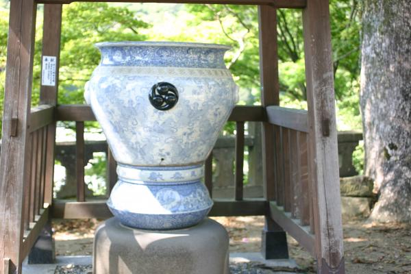 有田「陶山神社」に奉献された陶器