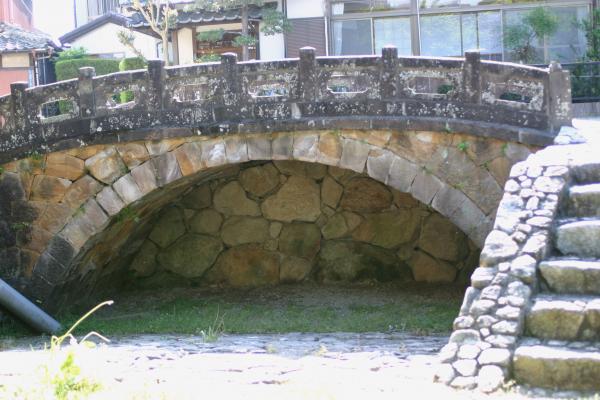 陶器の町、有田の古い石橋