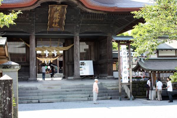 阿蘇神社の大楼門