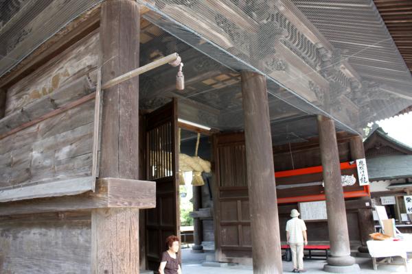 阿蘇神社の楼門柱