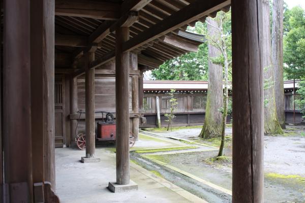 阿蘇神社の「一の神殿」境内