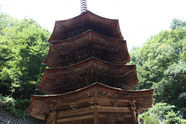 信州安楽寺の国宝「八角三重塔」