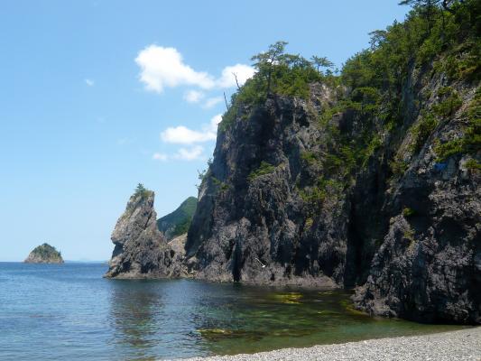青海島の岩壁