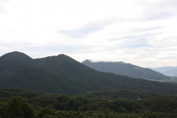 蒜山高原の鬼女台展望台から見た中国山脈の山並み