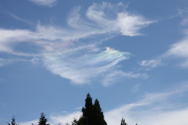 雲と水平の虹/癒し憩い画像データベース