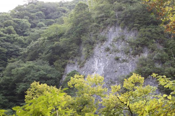 帝釈峡巨大な岩壁