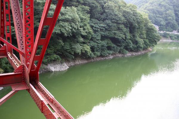 帝釈峡の「神龍橋」と「神龍湖」
