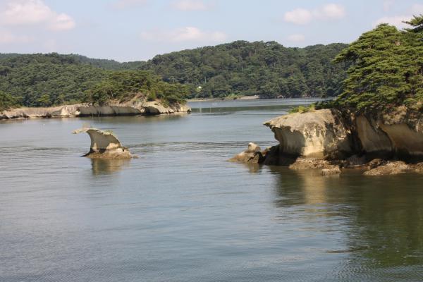 宮城松島の小島と奇岩
