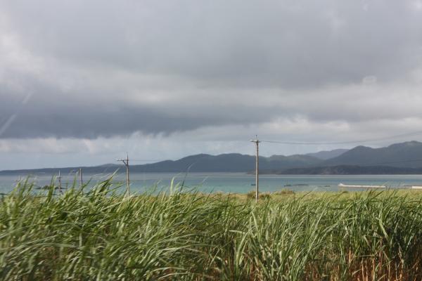 八重山諸島・小浜島の細崎海岸と対岸の西表島/癒し憩い画像データベース