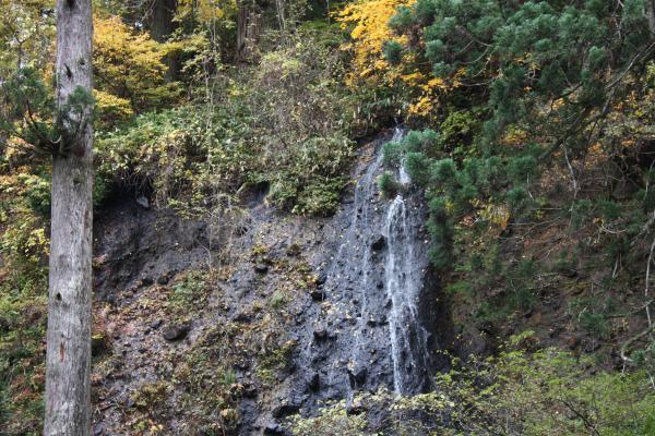 羽黒山の「須賀の滝」
