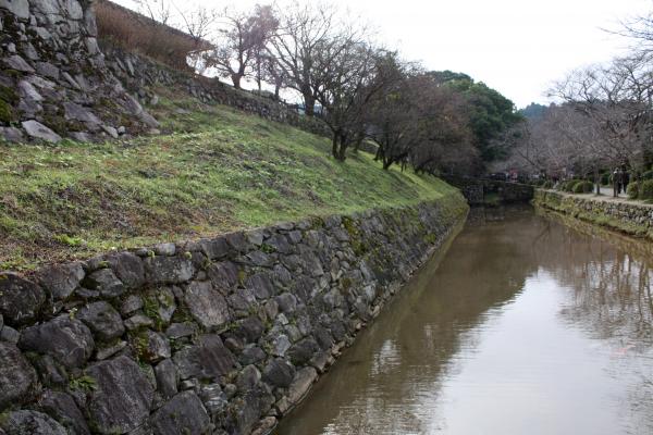 福岡秋月城跡の堀と石垣