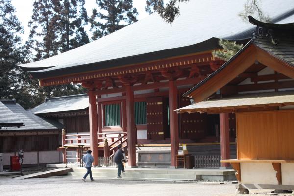 冬の平泉毛越寺の本堂