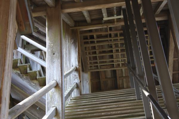 笠森寺の階段木組み