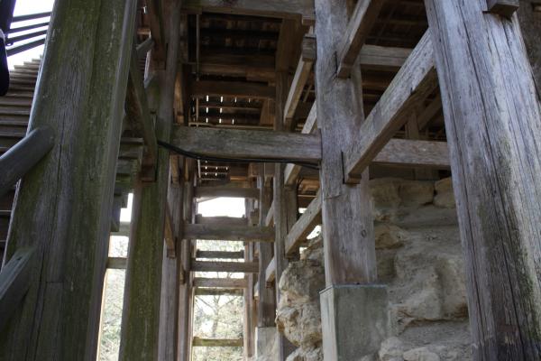 笠森寺観音堂の懸造木組み構造