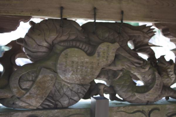 笠森寺観音堂への階段上の彫刻