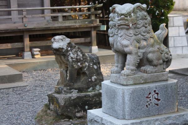 野島埼「厳島神社」の新旧狛犬