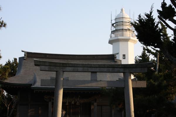 野島埼の灯台と神社