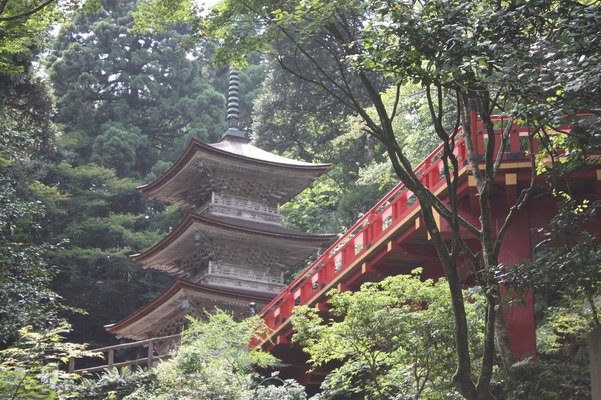 越前・那谷寺の「三重塔」と「楓月橋」