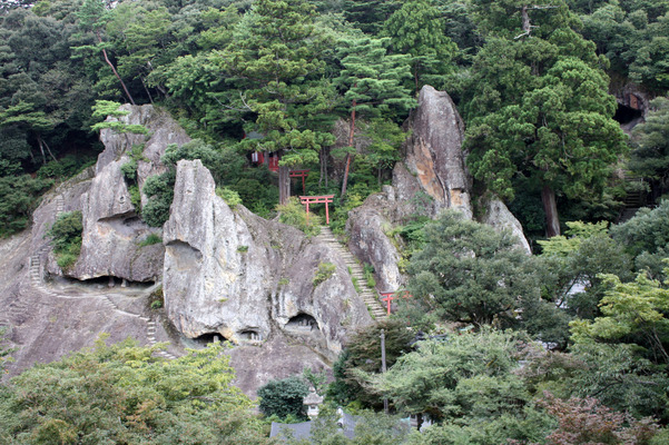 越前・那谷寺の「奇岩遊仙境」